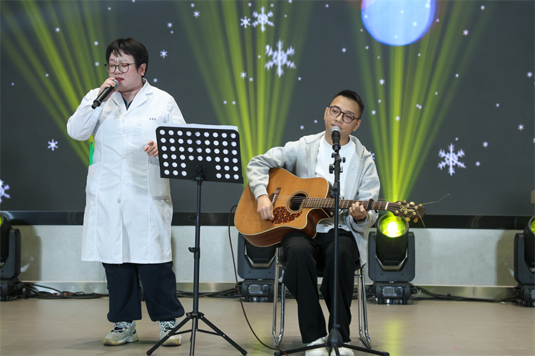 698aefdaea90d.jpg 698aefdaea90d.jpg