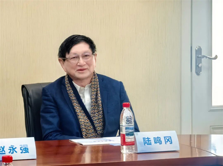 698bf9954cccd.jpg 698bf9954cccd.jpg